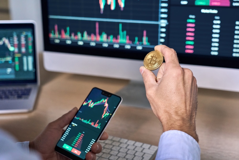 Business,Man,Crypto,Trader,Investor,Analyst,Holding,Smartphone,And,Gold