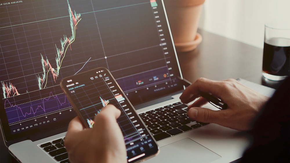 Stocktrader,Analyzing,Profit,Opportunity,Investing,Bitcoin.,Trader,Analyzing,Stock,Trading
